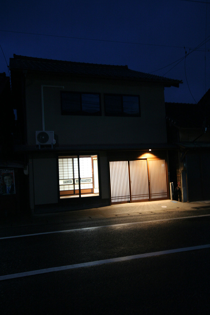 09